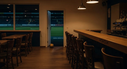 フランス・レッドスターFCのホームスタジアム周辺でサポーターとクラブの記憶を考察するサッカーコラムのイメージ